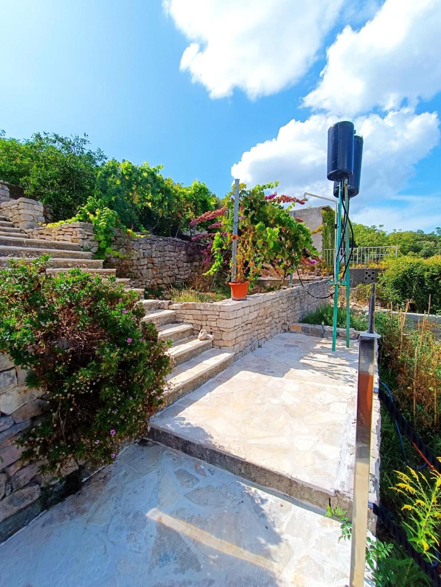 Seafront Rural Big House At Solta Croacia Island Vila Nečujam Exterior foto